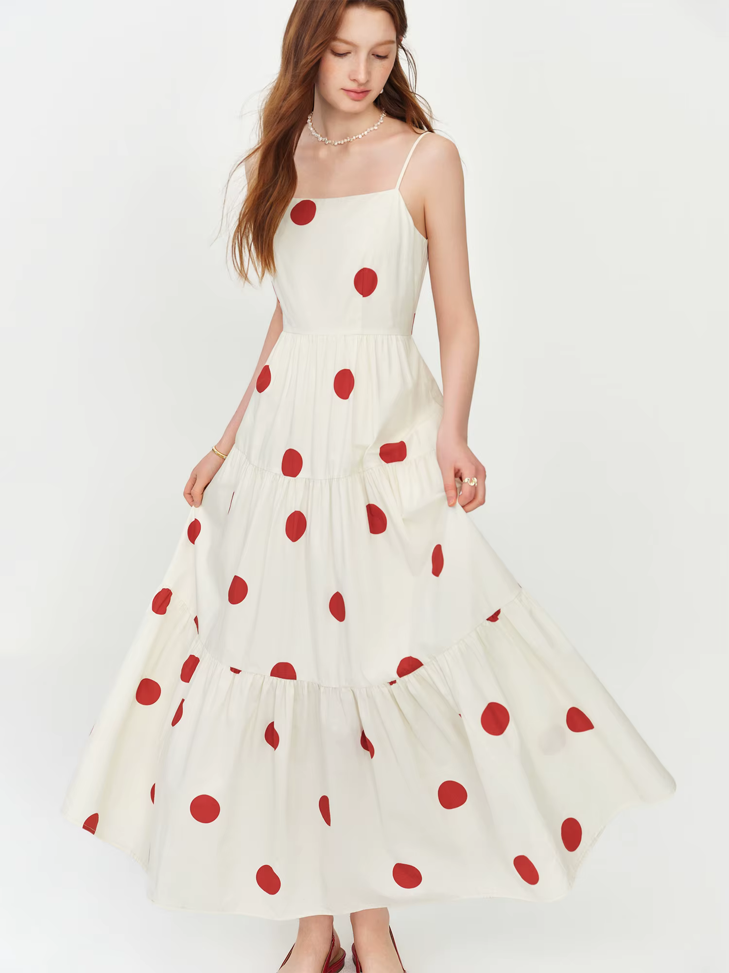 Robe longue FSLE style resort à pois rouges, col carré, bretelles ajustables, pour l'été 2026, nouve