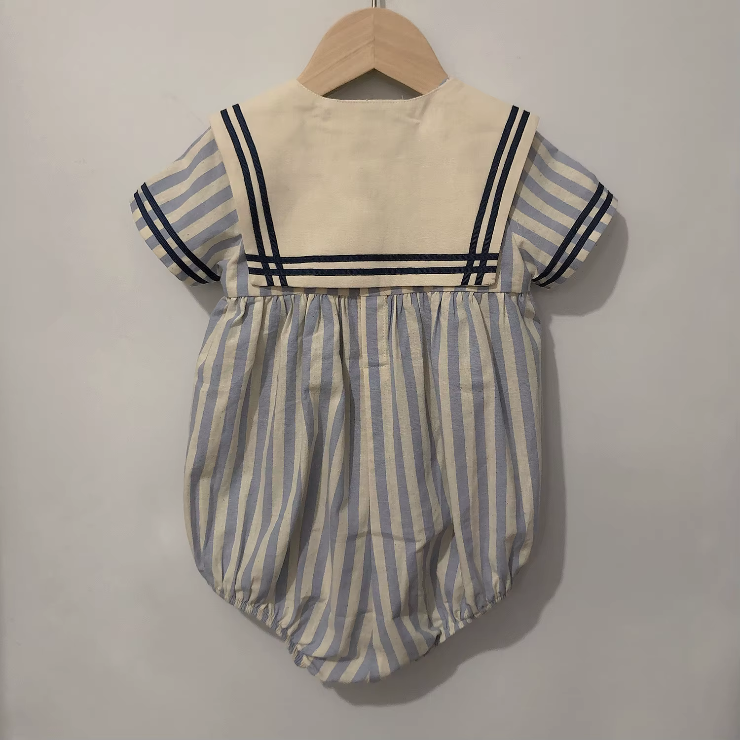 Vêtements Boutique pour bébés garçons et filles, barboteuse à rayures bleues et bleu marine, tenue V