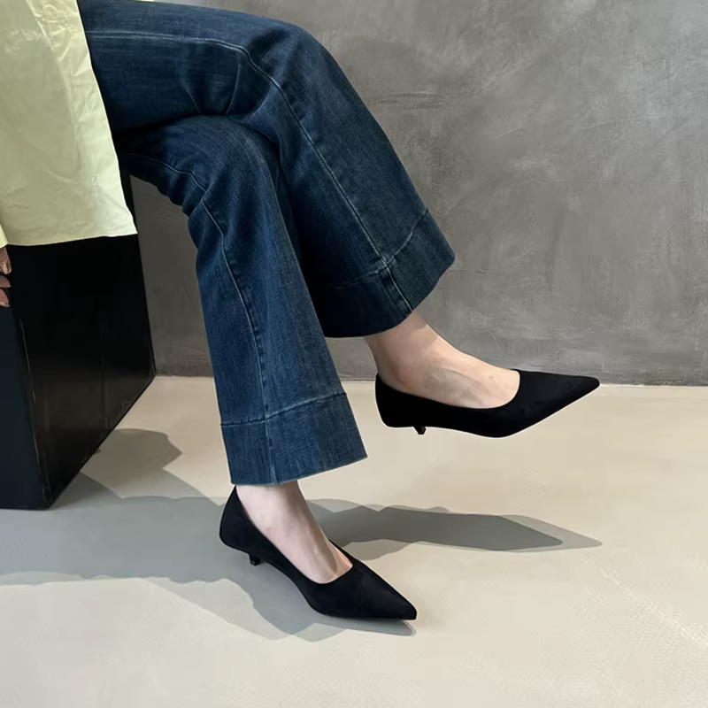 Chaussures de printemps 2026 pour femmes, escarpins fins à talons bas, élégants en daim, à bout poin