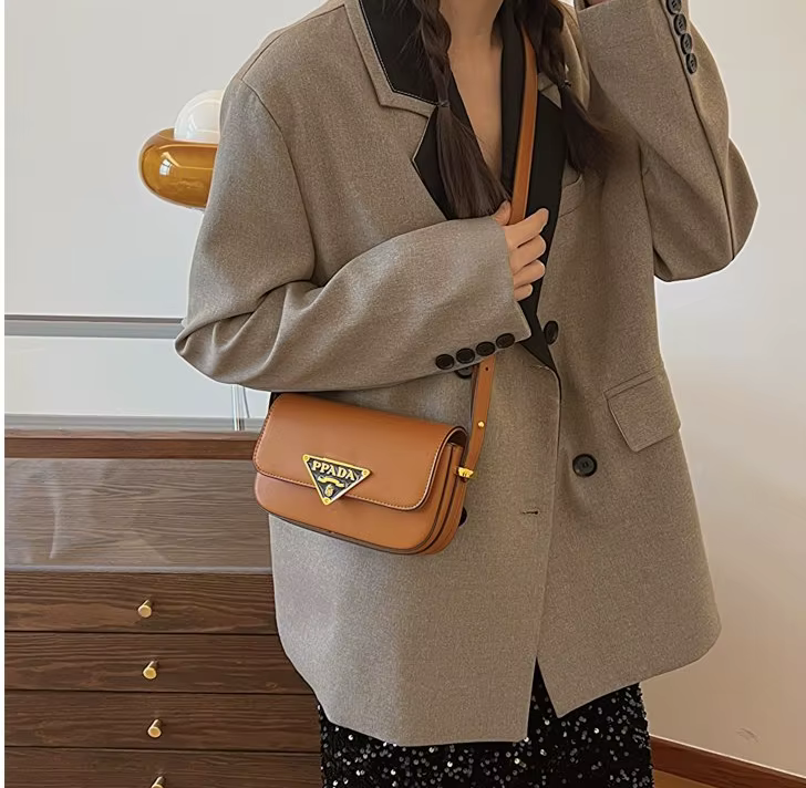 Sac à langer tendance : Sac à main en cuir de luxe simple pour femme, sac messager vintage haut de g