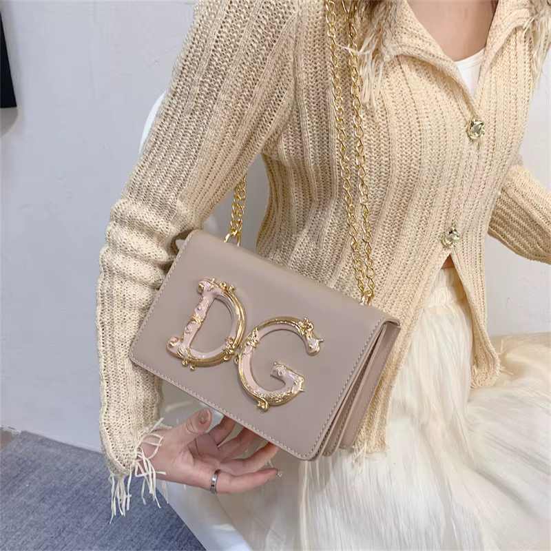 Sac carré de banquet, nouveau sac à bandoulière polyvalent et tendance pour femme avec chaîne