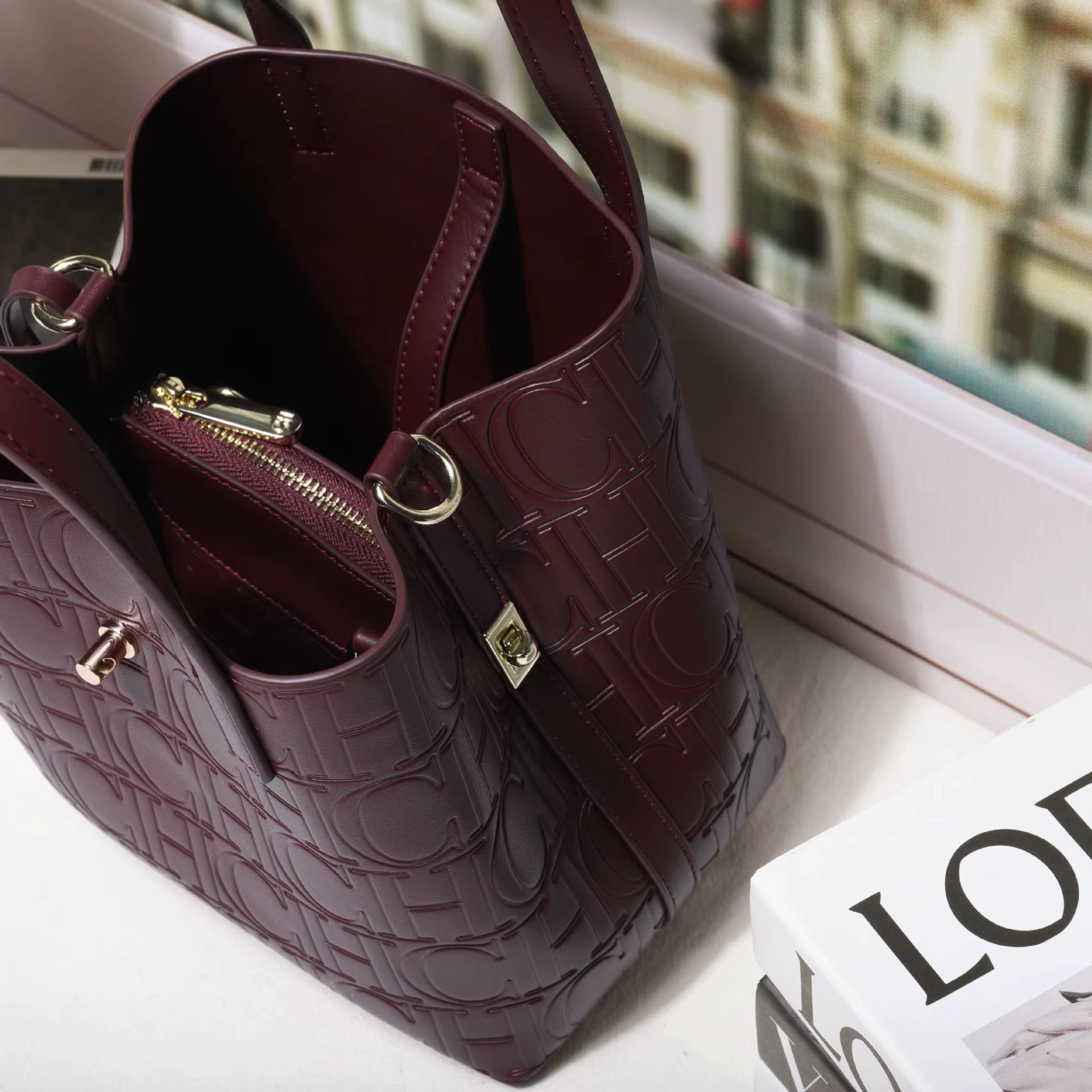 Sac à main grande capacité de marque de luxe, imprimé lettres, avec fermoir, tendance 2025, sac band