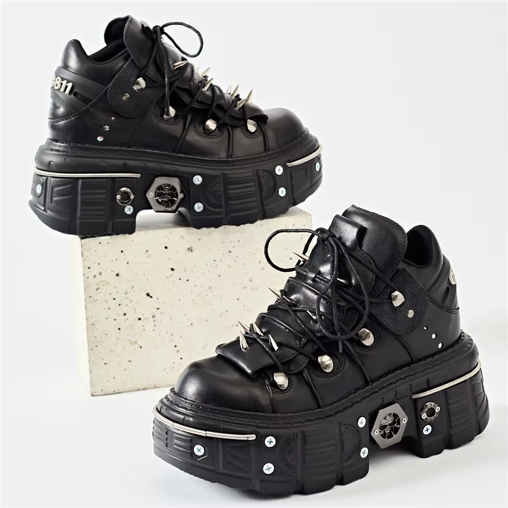 Punk femmes à lacets cheville Botas Mujer 2025 Rivet métal décoration bout rond fond épais bottes fe