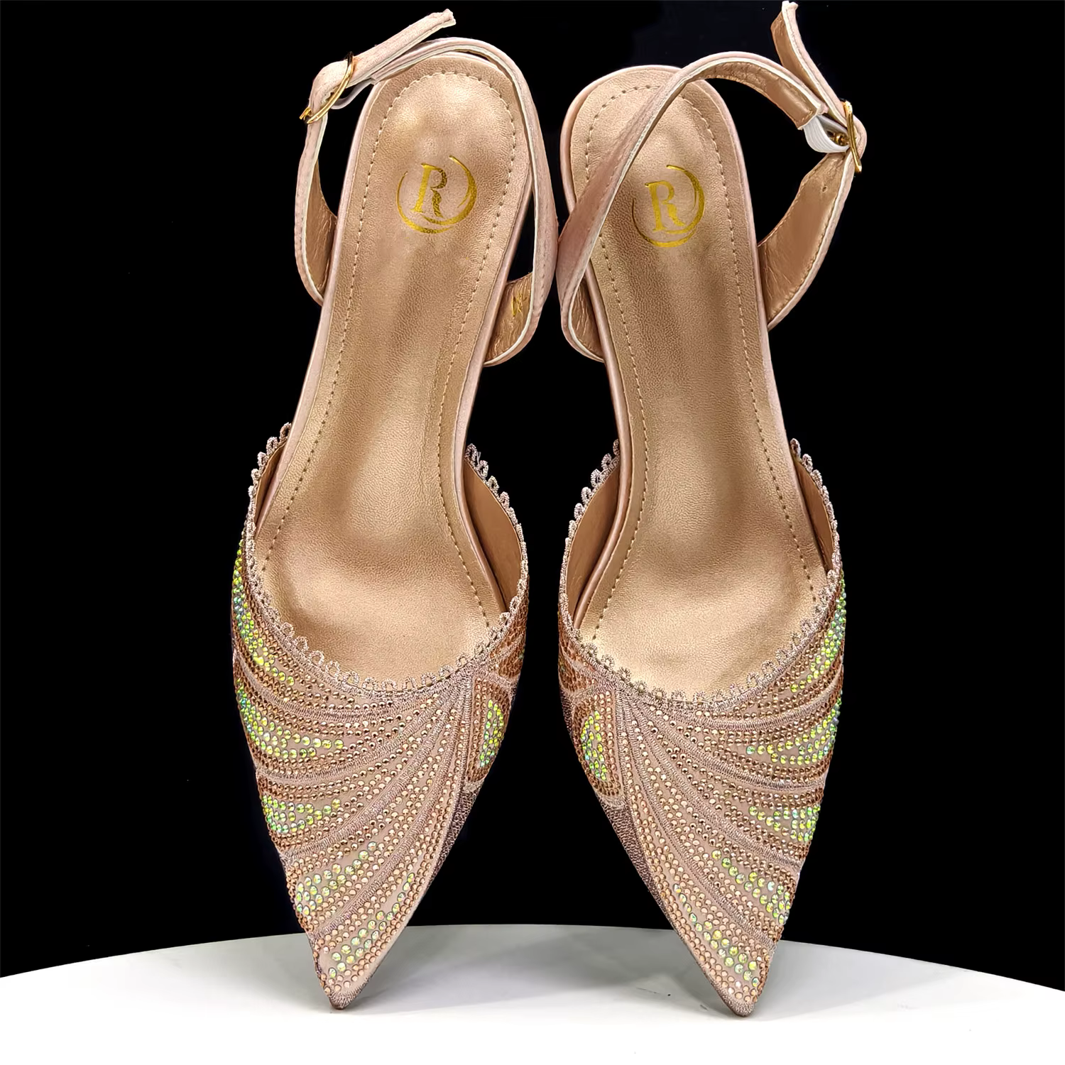 Venus Chan 2025 Talons hauts à bout pointu de couleur rose avec accents de diamants – Chaussures de