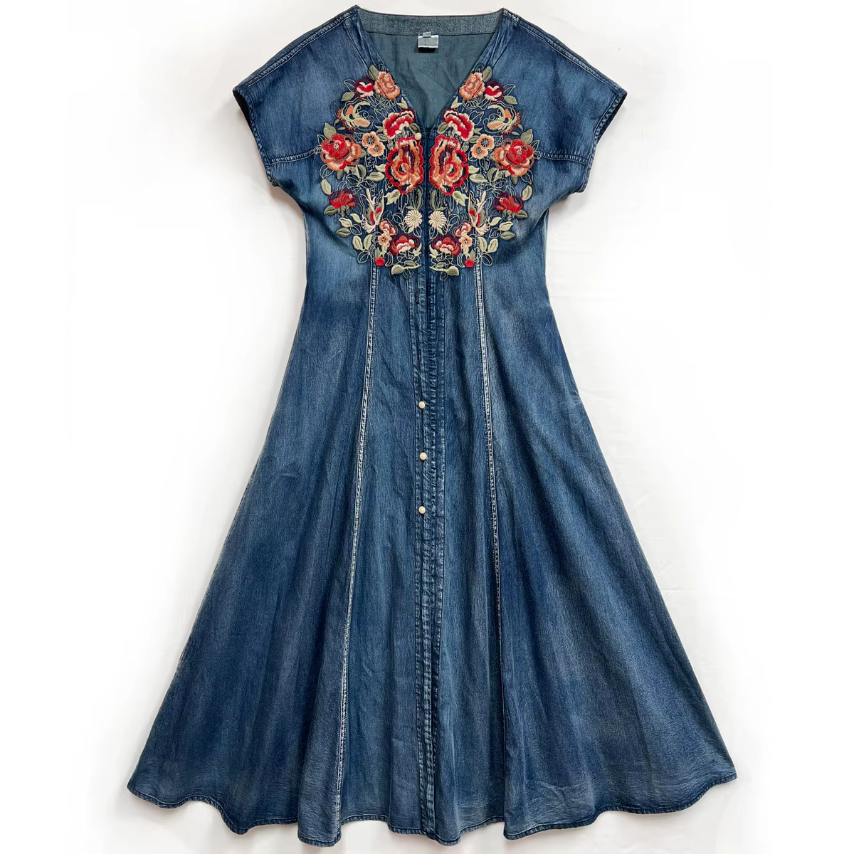TIYIHAILEY Robe d'été en jean pour femme, longueur mi-mollet, manches courtes, broderie, col en V, s