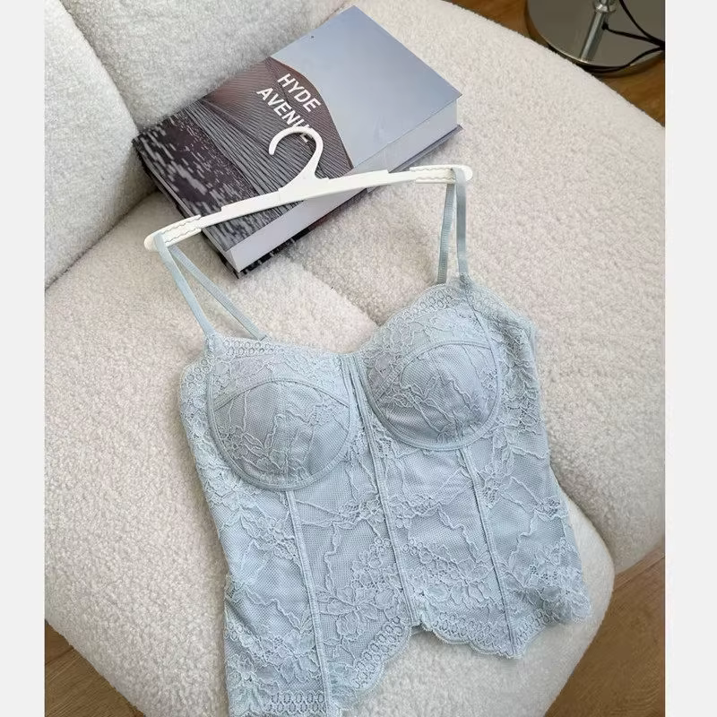 Camisole sexy italienne d'été en dentelle dos nu avec coussinets de soutien-gorge, débardeur ajusté 