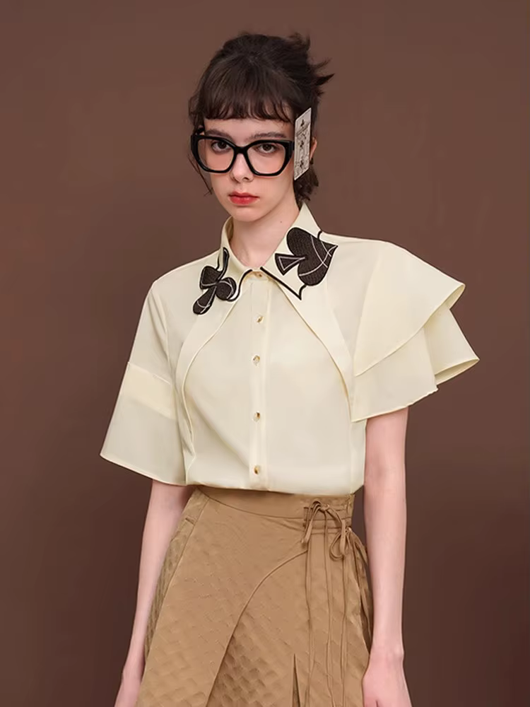 Chemise à manches courtes en forme de feuille de lotus pour femme, broderie poker, design original, 