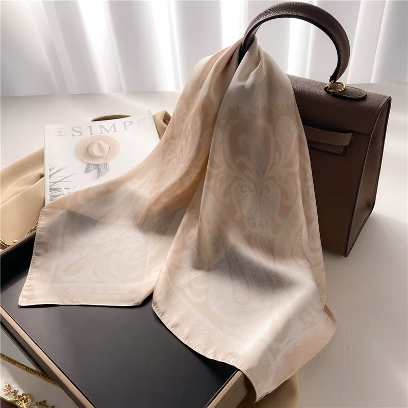 Foulard carré imprimé Paisley pour femmes, en Satin doux, semblable à de la soie, fin, Style Mature,