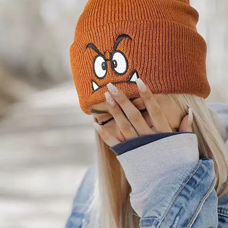 Chapeau tricoté brodé à expression en colère, chapeau en laine chaud pour les événements sportifs de