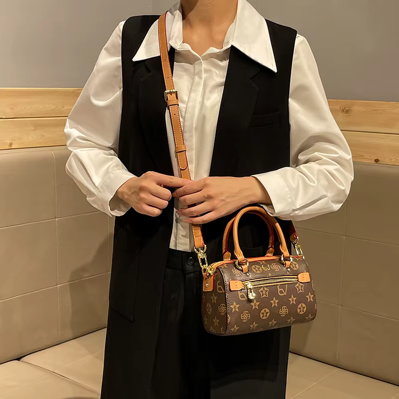Sac à langer élégant en cuir, design classique, sac bandoulière décontracté pour femme, grande capac