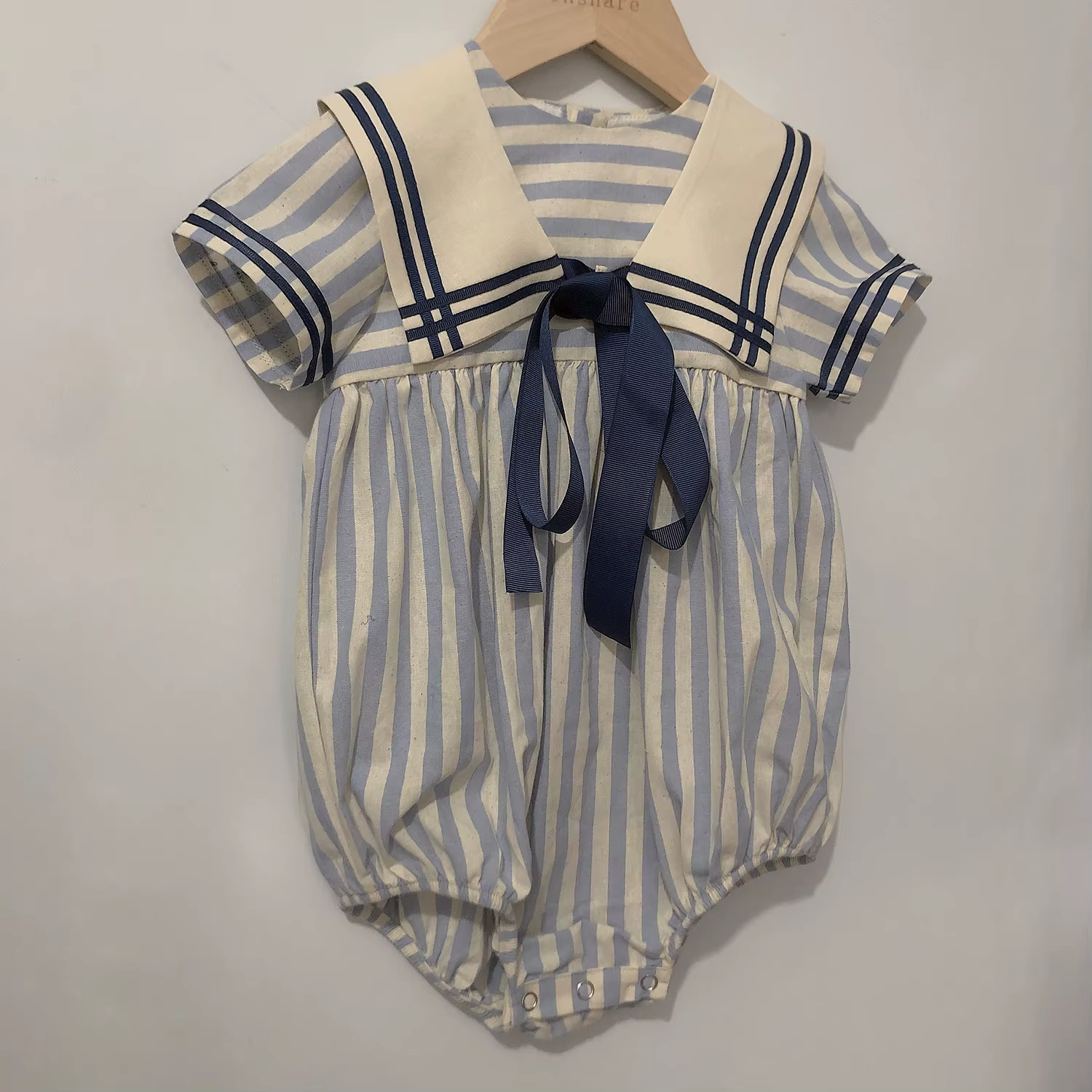 Vêtements Boutique pour bébés garçons et filles, barboteuse à rayures bleues et bleu marine, tenue V