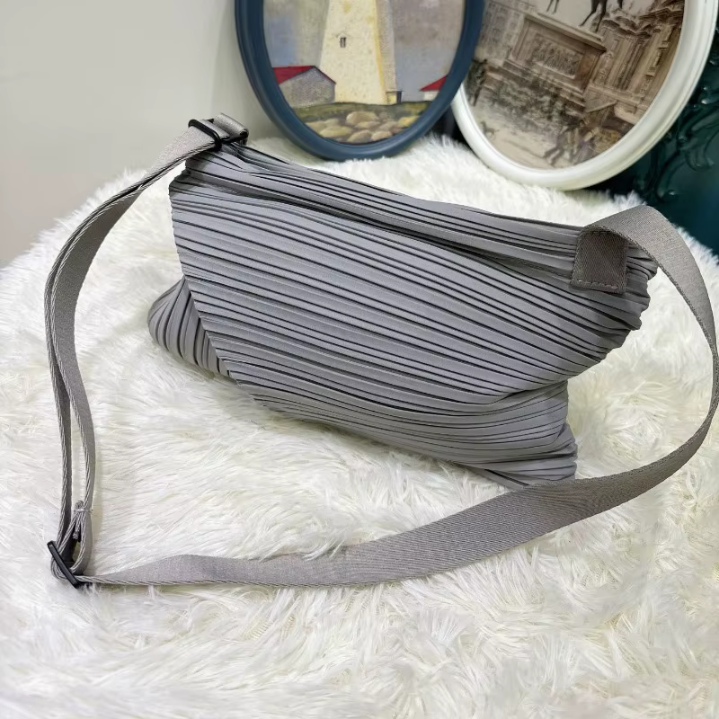 Sac à bandoulière pliable Miyake 2026, nouveau sac bouffant type dumpling avec sangle réglable, poch