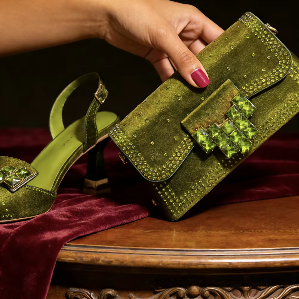 Ensemble de talons hauts pointus et sac assorti pour femmes, design italien 2026, vert olive, strass