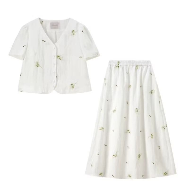 Ensemble deux pièces brodé floral SENTUBILA pour femme, haut court à col en V avec boutons nacrés et