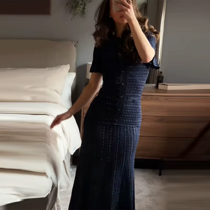 Robe longue moulante chic pour femme, style vintage texturé, coupe trapèze, manches courtes, boutonn