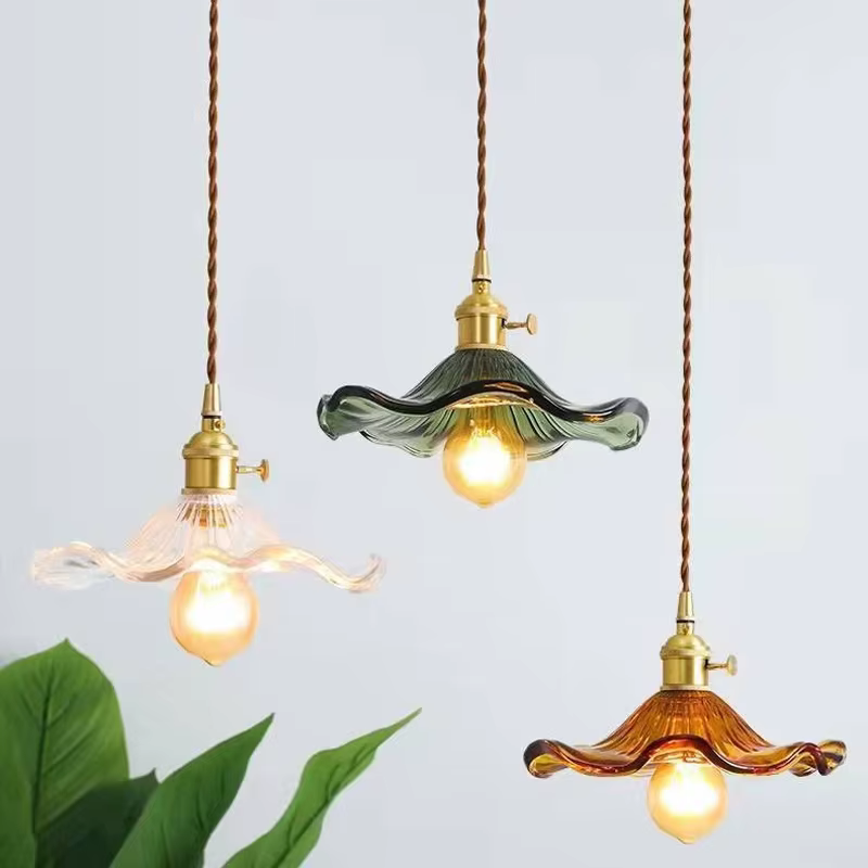 Plafonnier LED en verre coloré au design simpliste, luminaire décoratif d'intérieur, idéal pour un s