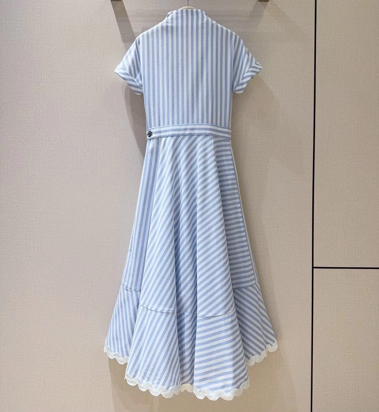 Top qualité nouvelle robe de printemps 2026 mode Style femmes Sexy col en v bleu blanc rayé imprimé 