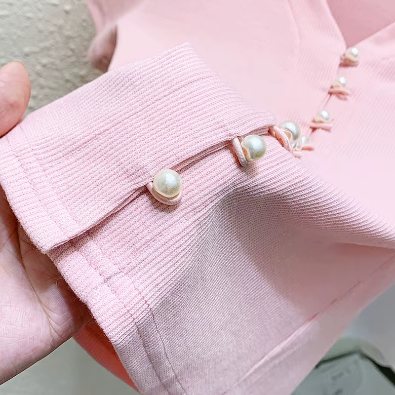 T-shirt court à col en V avec boutons en perles pour femme, cardigan slim, monochrome, t-shirt d'été