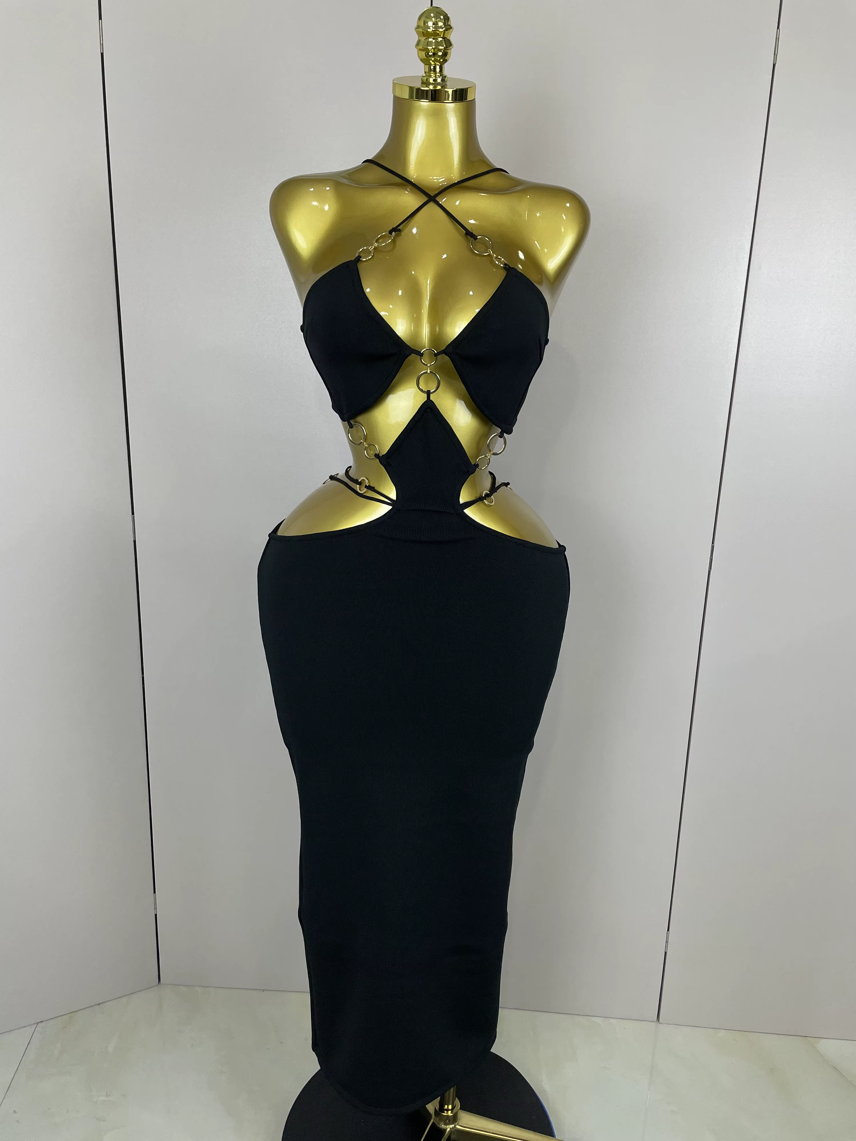 Sexy licou évider sans manches noir rouge moulante longue robe de pansement 2025 femmes célébrer élé