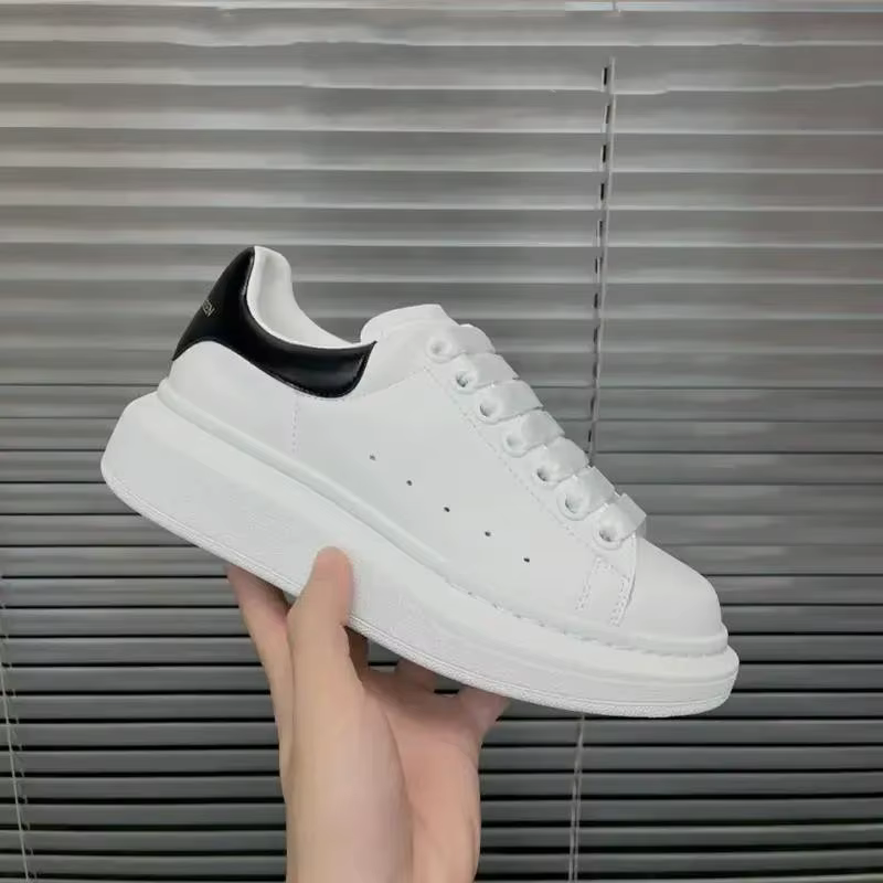 Chaussures plates de Skateboard élégantes pour femmes, baskets blanches à semelle épaisse, chaussure