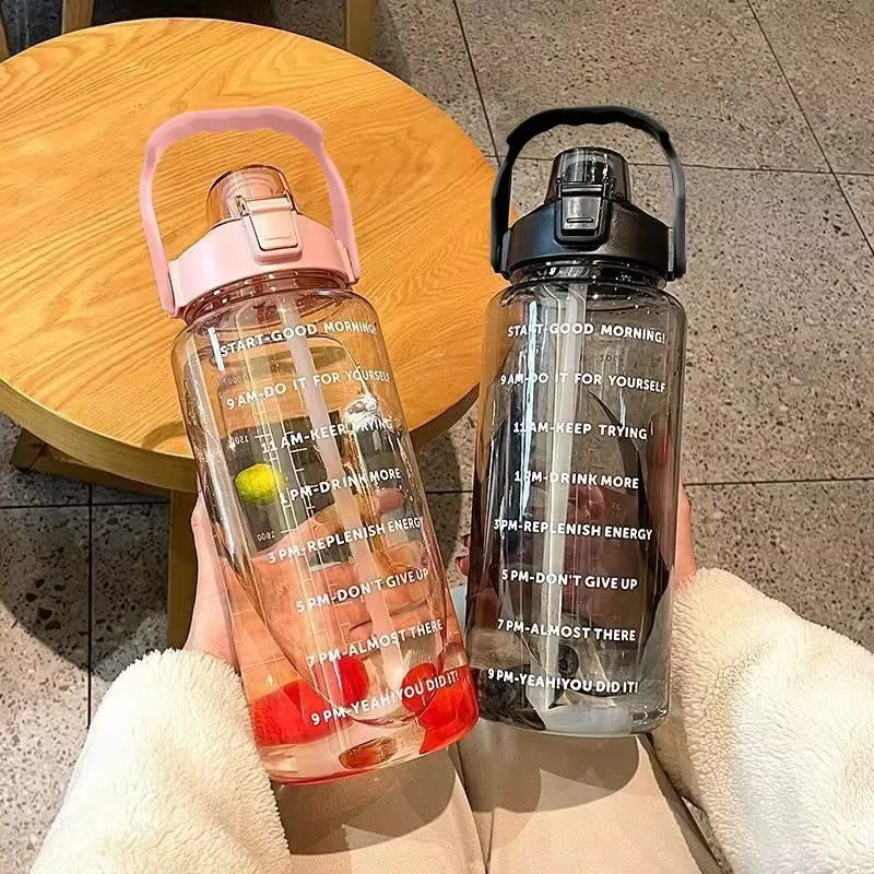 Bouilloire en plastique de 2 litres, grande bouteille d'eau de voyage Portable avec paille, tasse de