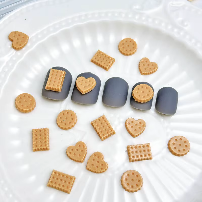 Biscuits ronds en forme de cœur lumineux, 50 pièces, décorations pour Nail Art, trou en résine 3D, B