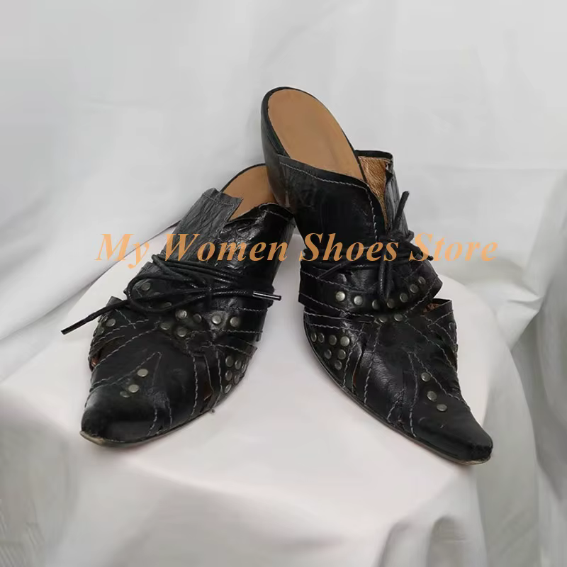 Mules à rivets et lanières, bout pointu sexy, en cuir noir mat, style défilé, collection Printemps-É