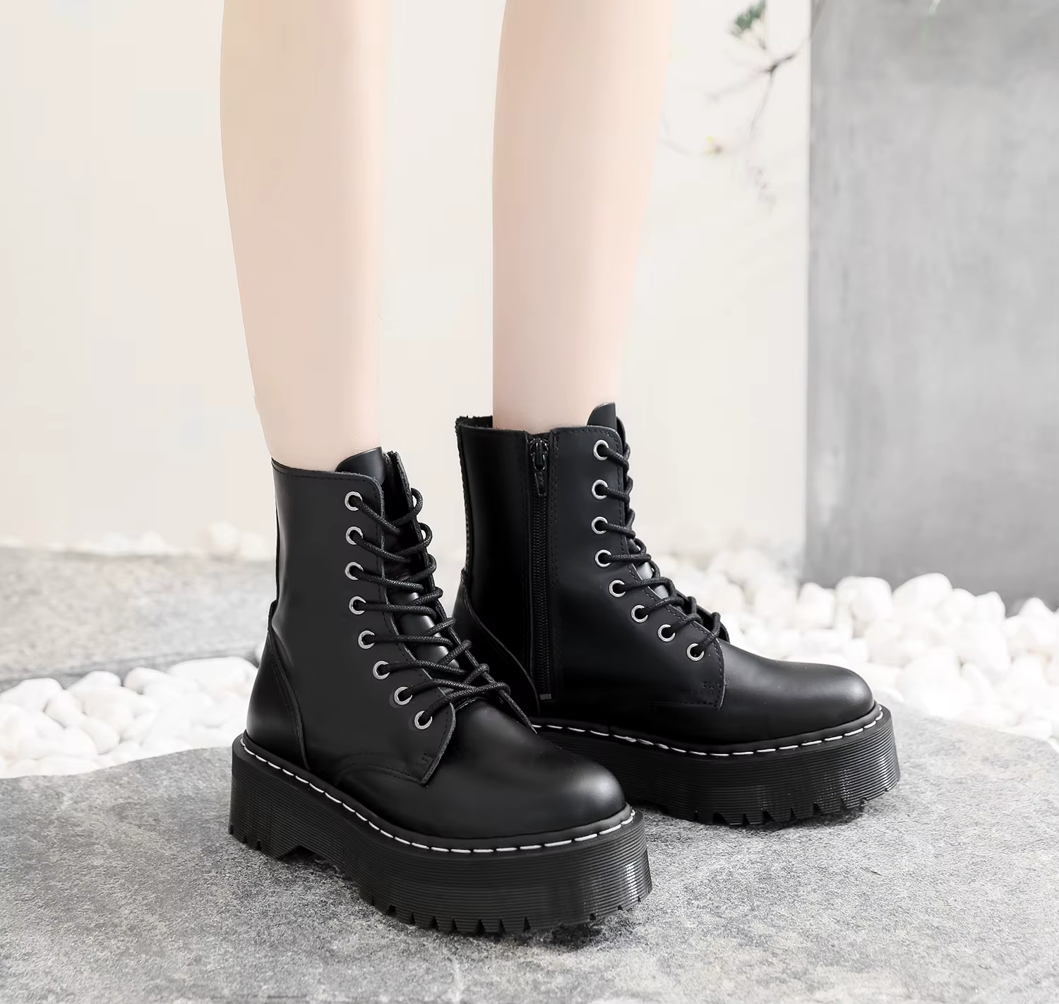 Bottes de moto style punk britannique à 8 trous : Portées de deux façons, plateforme épaisse avec fe