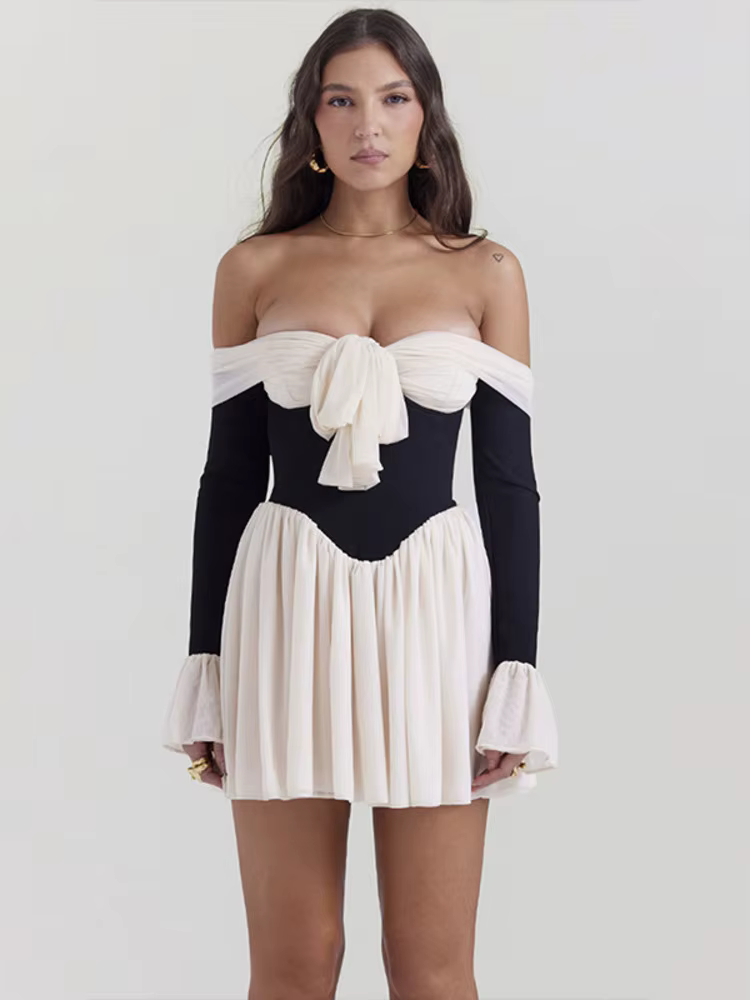 Mozision-Mini robe dos nu sans bretelles pour femme, épaules dénudées, manches longues évasées, plis