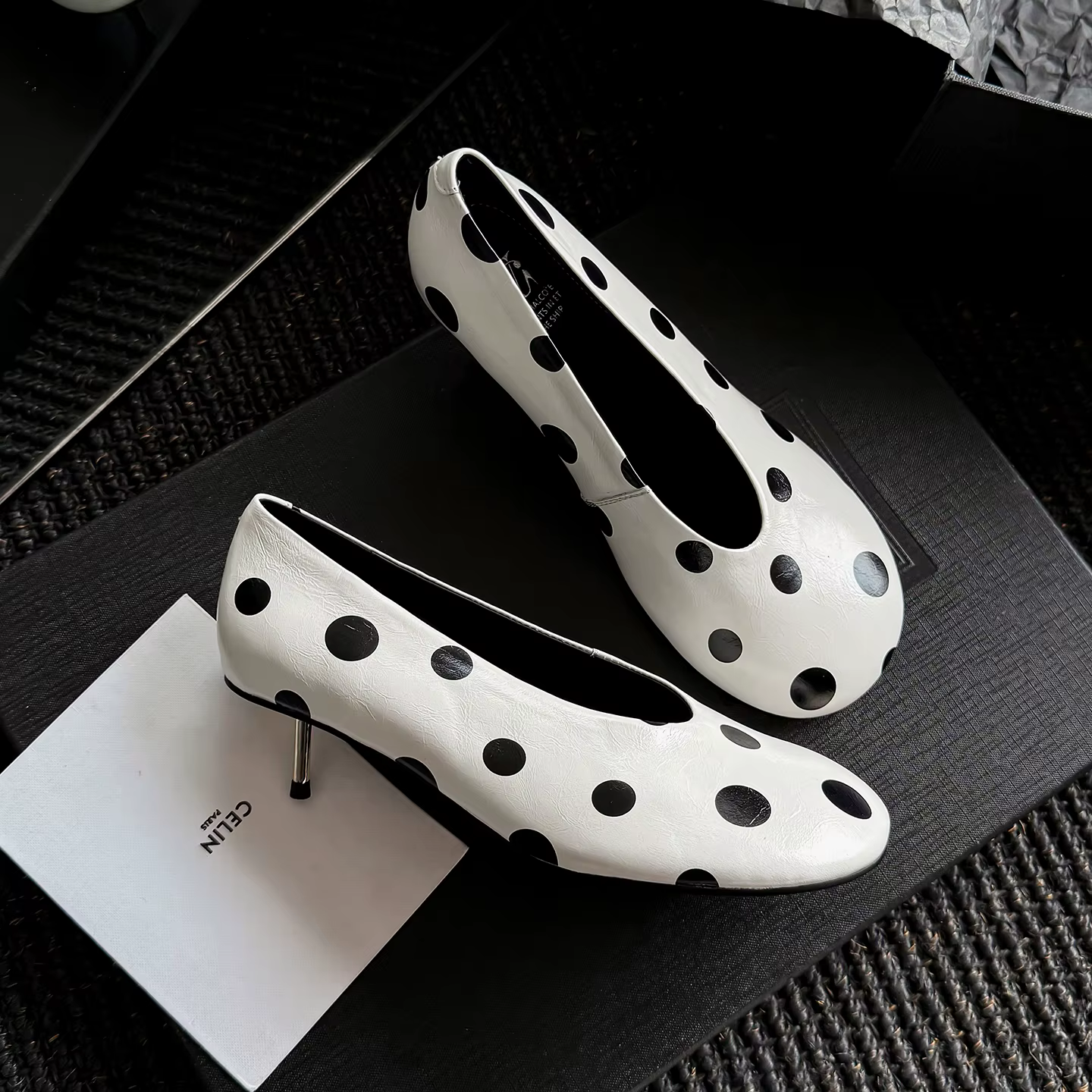 QUTAA 2026 – Escarpins tendance pour femme en cuir verni véritable à pois, talons hauts, à enfiler, 