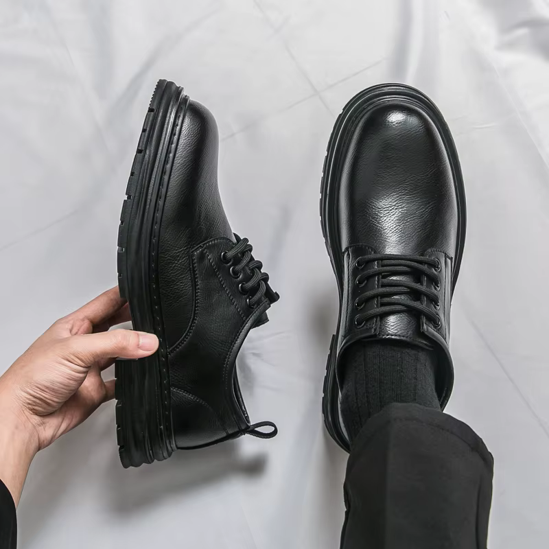 2025 nouvelles chaussures en cuir décontractées noires de style britannique pour hommes d'affaires v