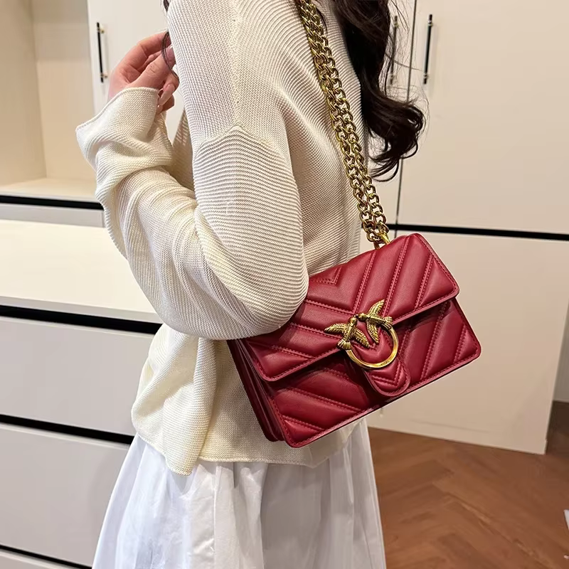 Sac bandoulière moderne en toile pour femme, matériau robuste, sangle réglable, adapté aux essentiel