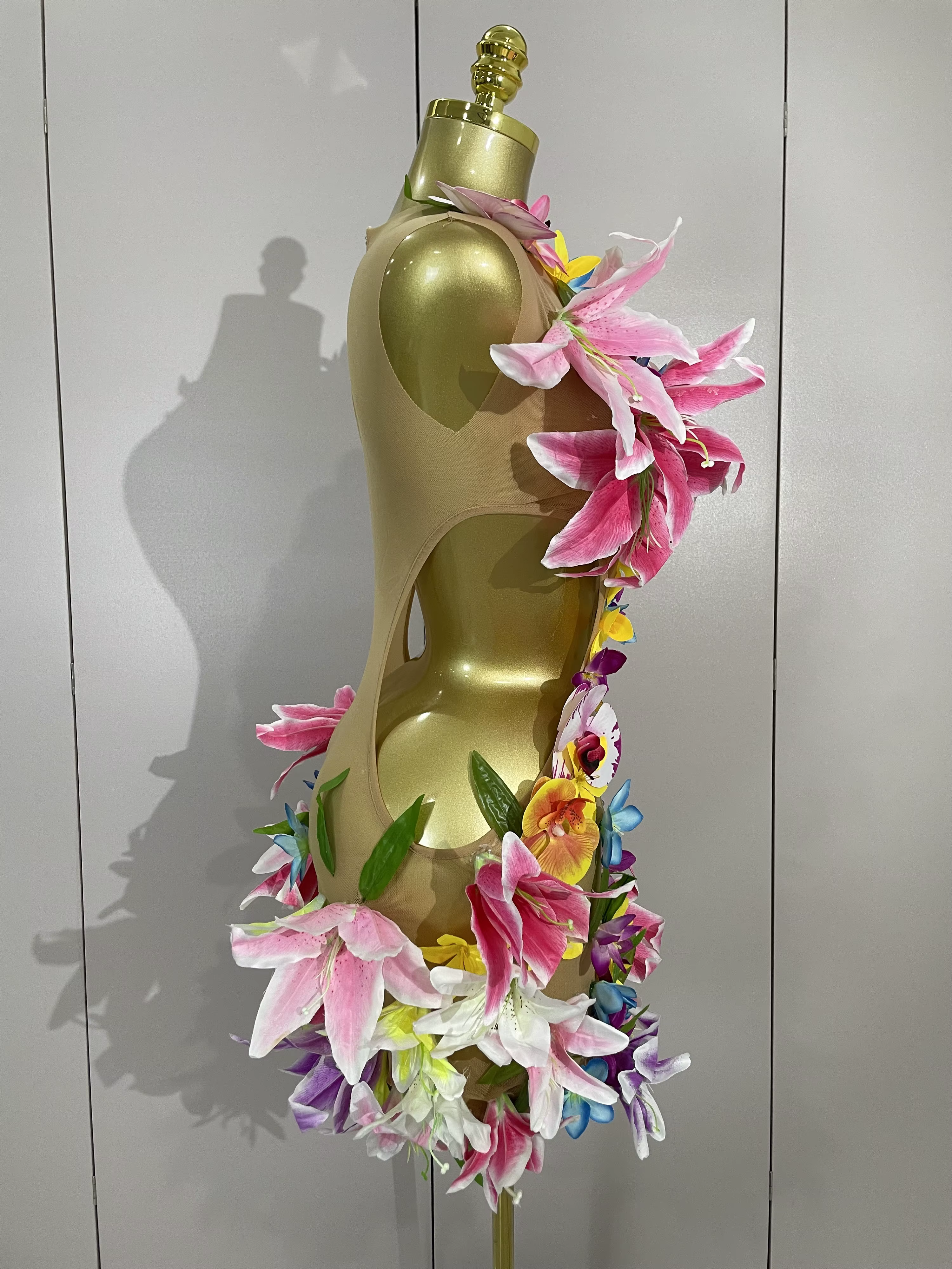Femmes soirée robes de fête d'anniversaire fleurs colorées sans manches Sexy maille voir à travers M